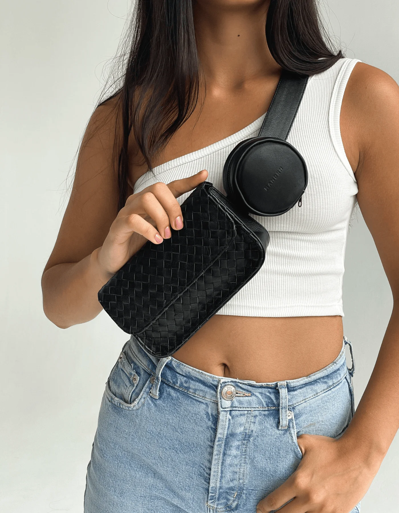 Rover Circle Pouch - Black - Image 5