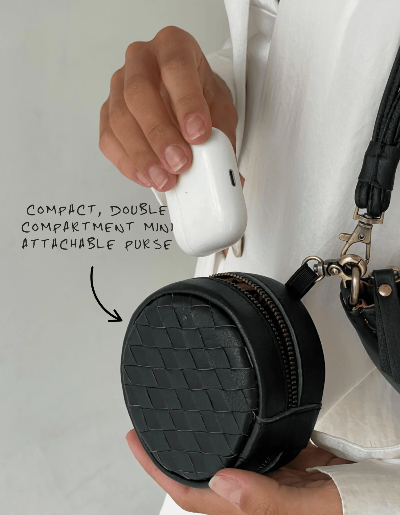 Woven Rover Circle Pouch - Black - Image 4